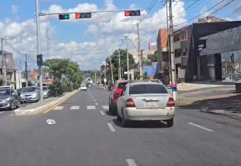 Usuarios reclaman que algunos semáforos no tienen razón de ser.