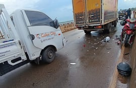 Accidente fatal: Mujer motociclista muere y sus dos hijos permanecen internados en el HRE.