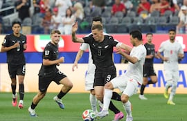 Tras un entretenido partido, Irán y Nueva Zelanda igualaron 2-2 en Los Ángeles. El Grupo G quedó absolutamente parejo con el otro empate entre Bélgica y Egipto (1-1).