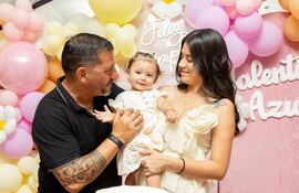 Valentina Azul Grana, la hija de Mario Grana y Tati Bernal ya cumplió un año de vida.
