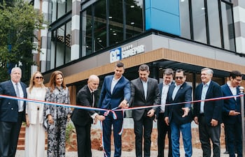 La inauguración contó con la presencia del presidente Santiago Peña, autoridades y directivos.