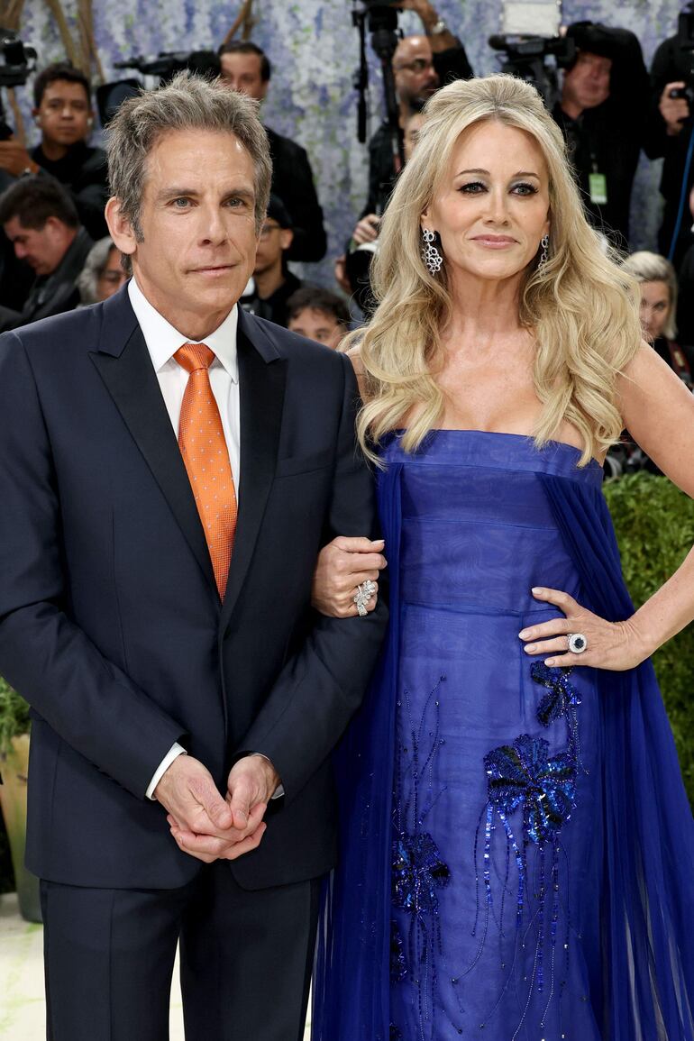 Siempre juntos. Ben Stiller y Christine Taylor a su arribo a la Met Gala 2026 en el Museo Metropolitano de Arte de Nueva York. (Jamie McCarthy/Getty Images/AFP)
