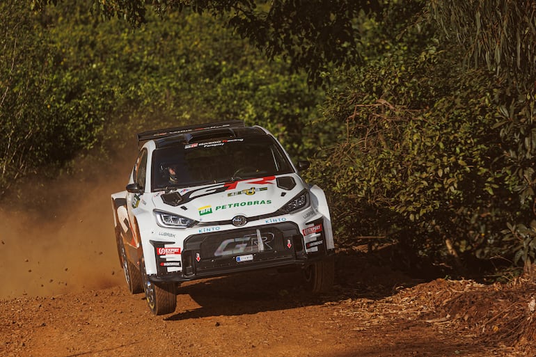 Tiago Weiler y Juan José Sánchez, a bordo del Toyota GR Yaris Rally2, de gran faena en la primera etapa del rally erechinense.