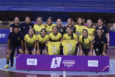 Plantel del Sport Colonial, campeón invicto del Femenino de Futsal 2024. “Colo” conquistó su sexto título en el futsal.