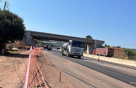 Así se ve el kilómetro 47 de la Ruta PY02, en la zona de Pedrozo, donde avanzan las obras del paso a desnivel.