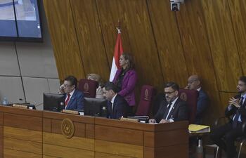 El presidente de la Cämara de Diputados, Raúl Latorre (ANR, HC) salió al paso para rechazar posibilidad de un sistema "híbrido" de votación con papeletas.