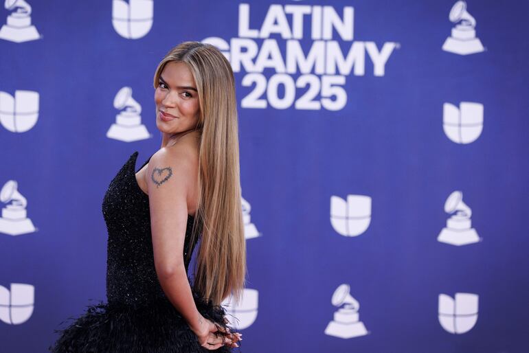 ¡Siempre diosa! Karol G a su paso por la red carpet de los Latin Grammy en Las Vegas, Nevada, USA. (EFE/EPA/CRISTOBAL HERRERA-ULASHKEVICH)
