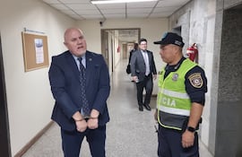 Federico Campos López Moreira detenido en el Palacio de Justicia de Asunción.