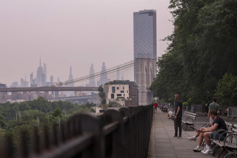 Humo de los incendios de Ontario, Canadá, afectan la calidad del aire de Nueva York, donde se disputará la final de la Copa Mundial de Fútbol.