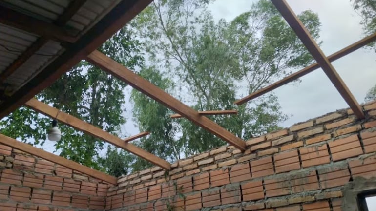 Destrozos tras temporal en Pilar.