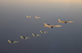 Fuerza Aérea de Japón durante unos ejercicios militares en el isla Kyushu.