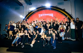 El equipo de Oniria\TBWA celebra sus galardones obtenidos en los Premios Tatakua.