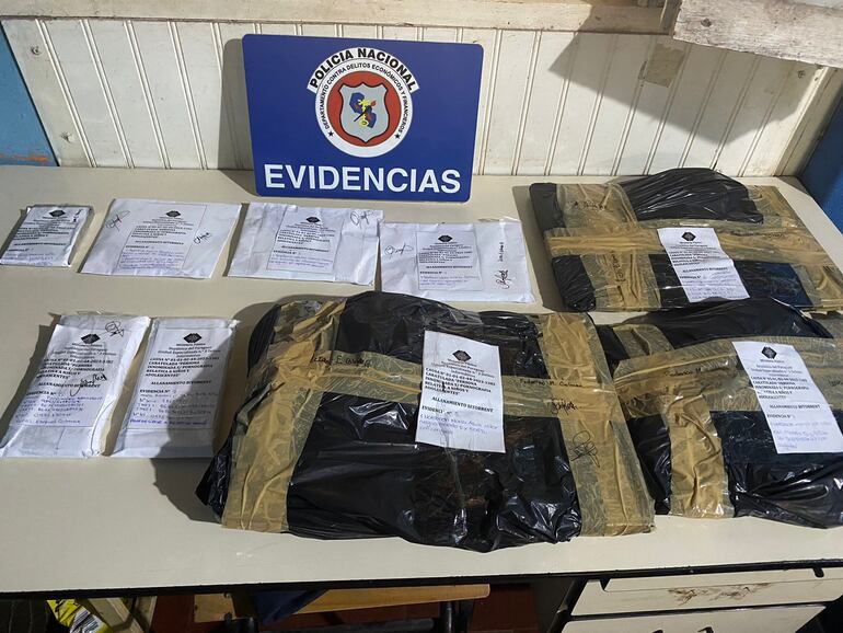 Incautación de dispositivos durante el operativo internacional "Aliados por la infancia II".