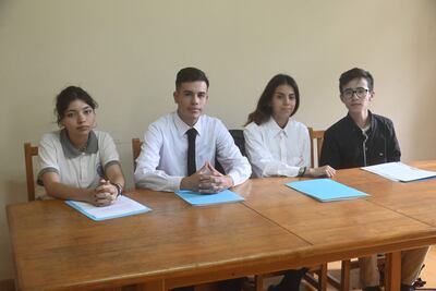 Los representantes de la Fenaes lamentaron hoy, en conferencia de prensa, que el gobierno no priorice la refacción de escuelas y colegios.