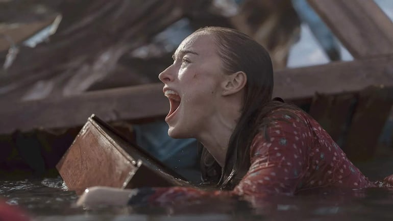 Embestida Thrash película Netflix Phoebe Dynevor