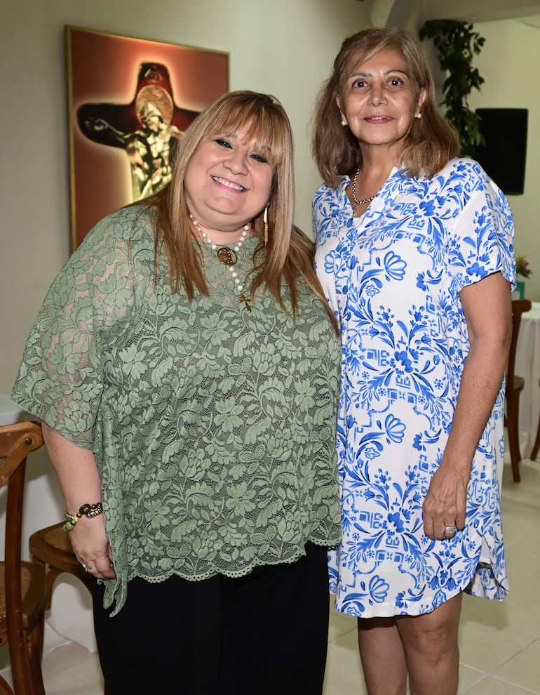 Ana María Battilana y Teresita de Bogarín.