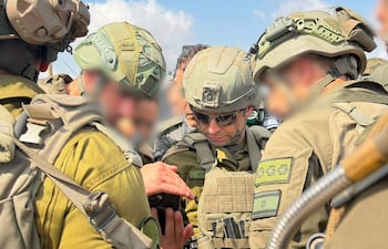 El Ejército israelí anunció este viernes una operación "antiterrorista" a gran escala, movilizando más soldados y cercando Cisjordania ocupada.