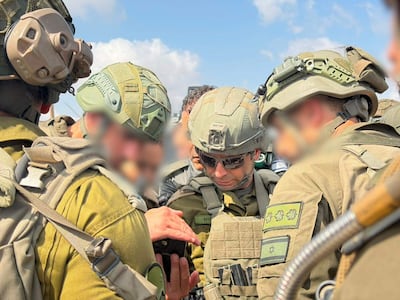 El Ejército israelí anunció este viernes una operación "antiterrorista" a gran escala, movilizando más soldados y cercando Cisjordania ocupada.