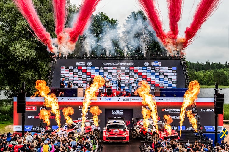 Una postal de la ceremonia de premiación del Delfi Rally de Estonia 2026.