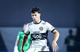 El volante Alan Fabricio Ledesma Velázquez (17 años) de Olimpia, pretendido por River Plate de Argentina.