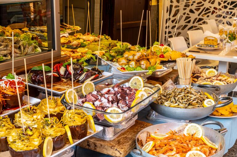 Comida callejera en Palermo, Sicilia, Italia.