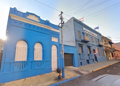 Diego Riveros, director del PLRA, muestra la nueva imagen institucional del partido.