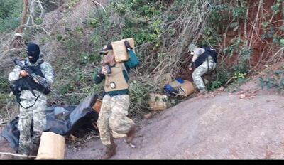 Personal de la Prefectura Naval de Canindeyú procedió a la incautación de 154 kilogramos de marihuana prensada a orillas del río Paraná, en zona del Puerto Marangatú, a 70 km de la ciudad de Salto del Guairá.