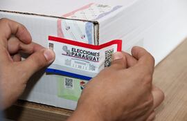 Los útiles electorales y las máquinas de votación fueron enviados el viernes a los distritos donde se hacen hoy las elecciones.