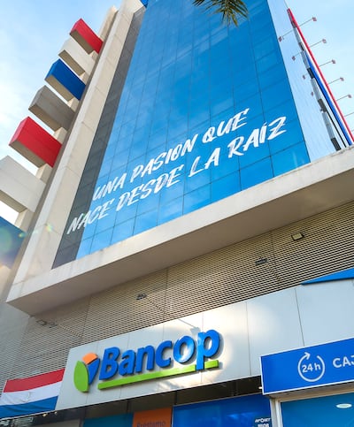 Aunque el sector productivo permanece en el centro de Bancop, la estrategia nunca se limitó al agro ni a las cooperativas. La institución desarrolla productos para otros segmentos, además de servicios de consumo, tarjetas y soluciones.