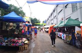 Muchos comerciantes se instalaron en Caacupé con la intención de vender y mejorar sus ingresos.
