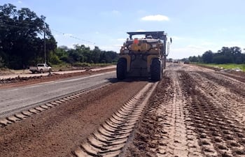 Se registran importantes niveles de ejecución en la pavimentación de la ruta PY12, entre Chaco’i y General Bruguez.