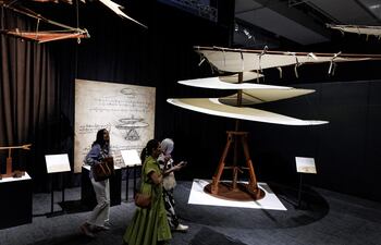 Exposición 'Leonardo da Vinci - 500 años de genio' en el Museo de Ciencia Phillip y Patricia Frost en Miami, Florida, EE. UU., el 30 de octubre de 2025.