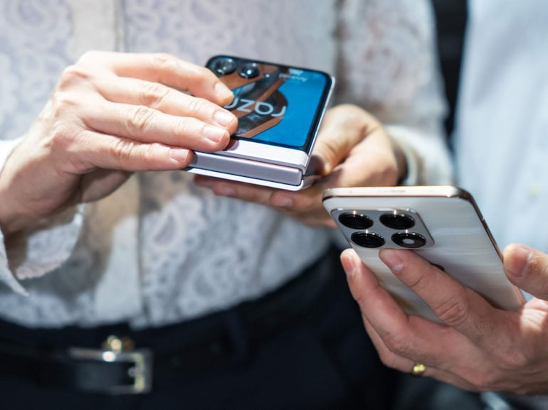 Motorola apuesta por dispositivos que combinan tecnología y expresión personal.