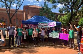Stand de las mujeres, en la movilización campesina de la FNC, en el Seminario, el miércoles al medio día.