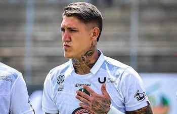 El defensor uruguayo, Bryan Daniel Bentaberry Varela (28 años) estaría para llegar a Olimpia.