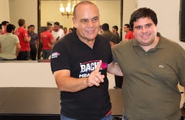 El presidente del Senado, Basilio "Bachi" Núñez (ANR, HC) en compañía de su director general de gabinete, Fernando Sebastián Rolón Toja, a quien dió aumentazos en siete años como funcionario del Congreso.