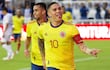 Fotografía cedida por la Federación Colombiana de Fútbol que muestra al jugador Juan Fernando Quintero de Colombia (c) mientras celebra junto a sus compañeros luego de convertir un gol ante el seleccionado de Honduras durante el partido amistoso jugado hoy, en el DRV PNK Stadium de Fort Lauderdale (Estados Unidos).