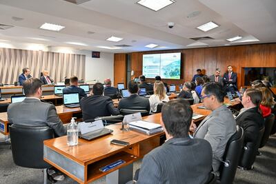 Ayer, en Brasilia, el director general brasileño de Itaipú, Enio Verri, durante una audiencia en la Comisión de Infraestructura del Senado.