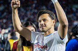 El delantero, Ángel Rodrigo Romero Villamayor (33 años), celebrando la clasificación de Paraguay a la Copa del Mundo 2026.