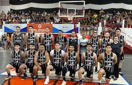 Plantel del Independencia que logró el título en masculino