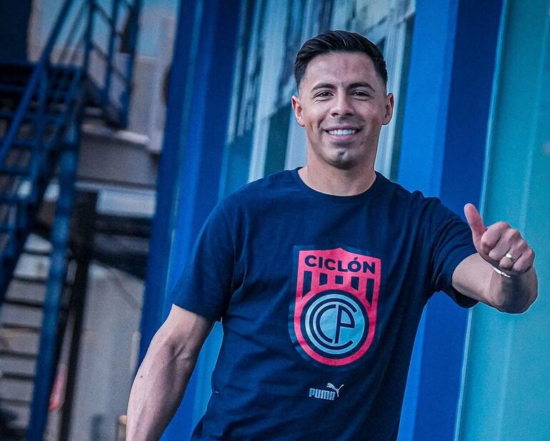 Blas Riveros acumula 21 partidos (un gol) con la casaca azulgrana.