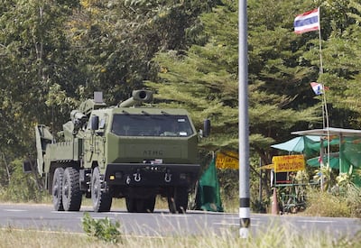 Miembros de la armada de Tailandia custodian sus fronteras con Camboya.