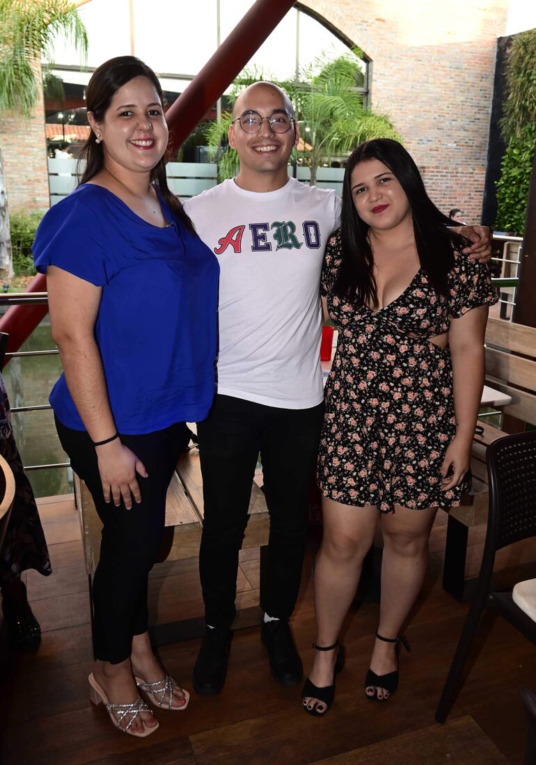 Sara Patiño, Ángel Álvarez y Andrea Báez.