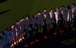 Los jugadores de Paraguay permanecen de pie durante el himno nacional antes del partido del Grupo D de la Copa Mundial de la FIFA 2026 entre Paraguay y Australia en el San Francisco Bay Area Stadium