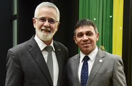 El embajador de Brasil en Paraguay, José Antonio Marcondes de Carvalho y Oscar Paciello Samaniego.