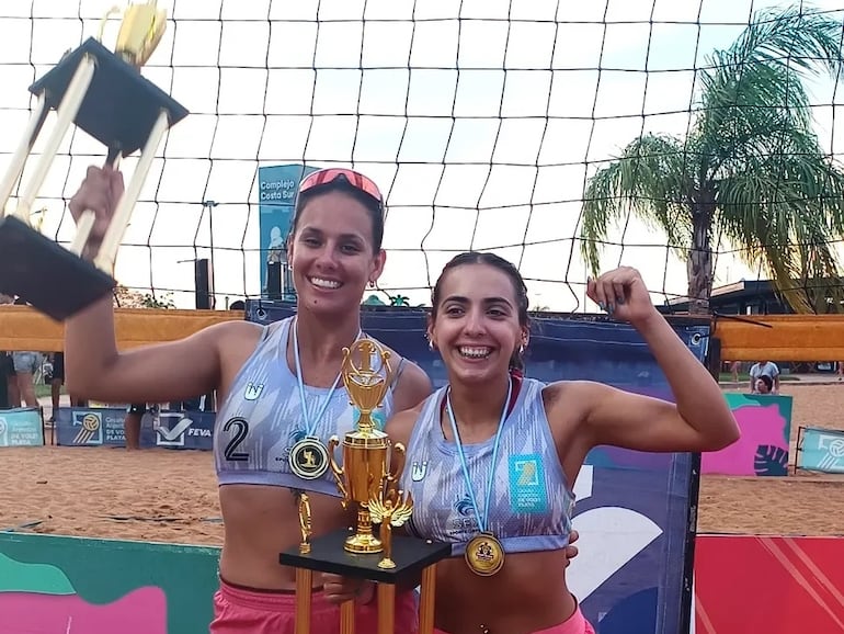 Vóley playa: Fiorella Núñez y Laura Ovelar se consagran campeonas en Posadas