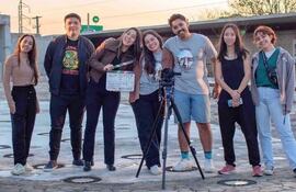 Parte del equipo técnico que hizo posible la realización del documental “Yvera”, que será proyectado esta mañana.