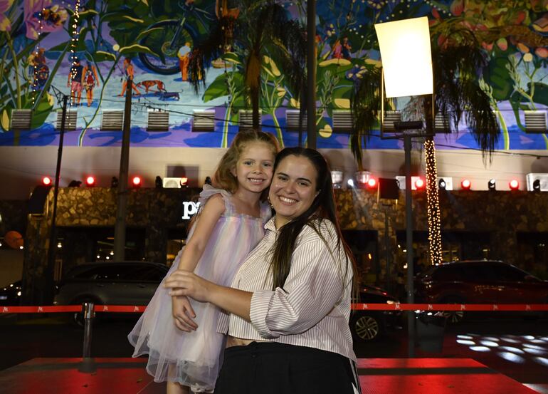 Mali Zaputovich y Carla Unger.