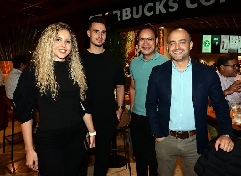 Andresa Garay, Alexander Wakkae, Kamiel Leemreijze y Gastón Lafuente.