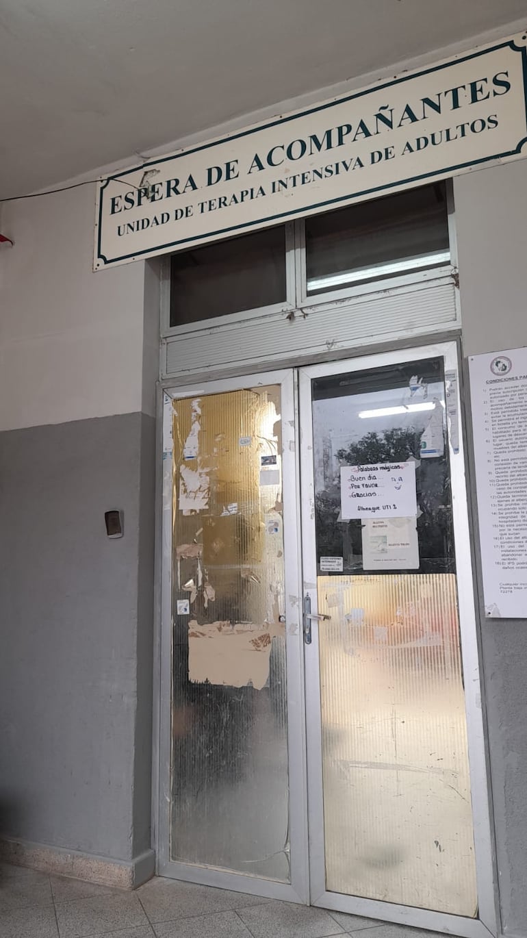 Sala de espera de pacientes internados en UTI del IPS.